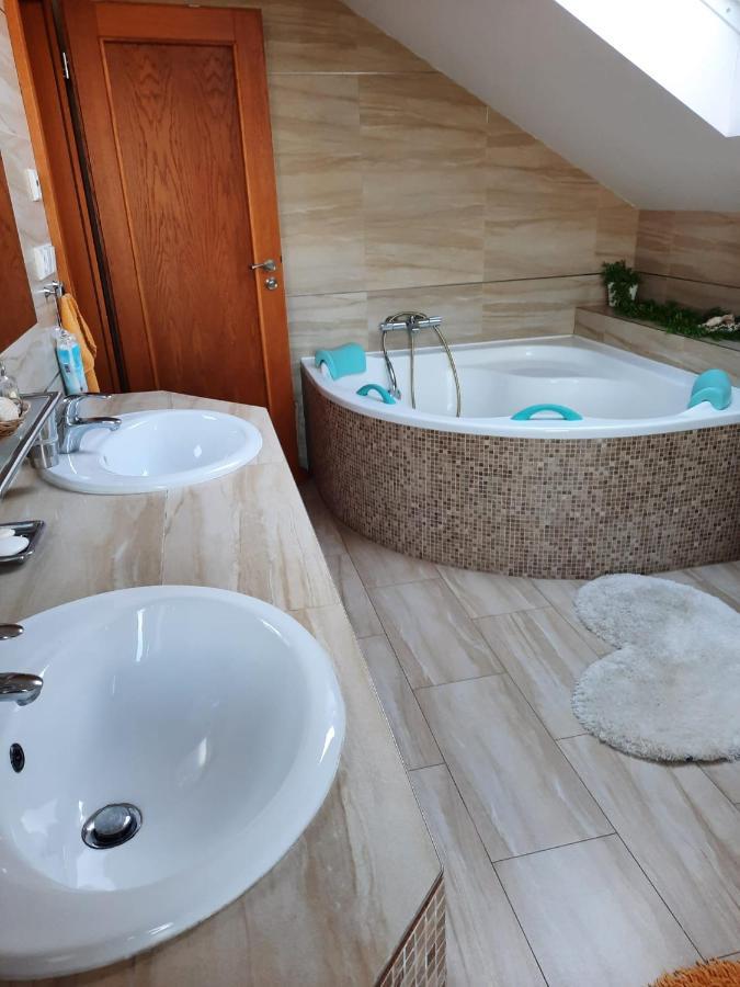 Apartman ميكولوف المظهر الخارجي الصورة